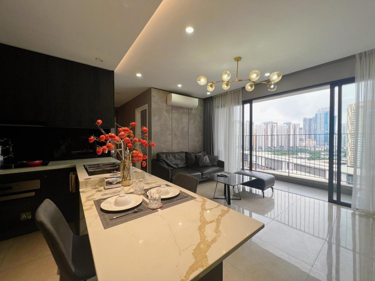 Lilyhome - Vinhomes D'Capitale Services Apartment Hanoi Kültér fotó