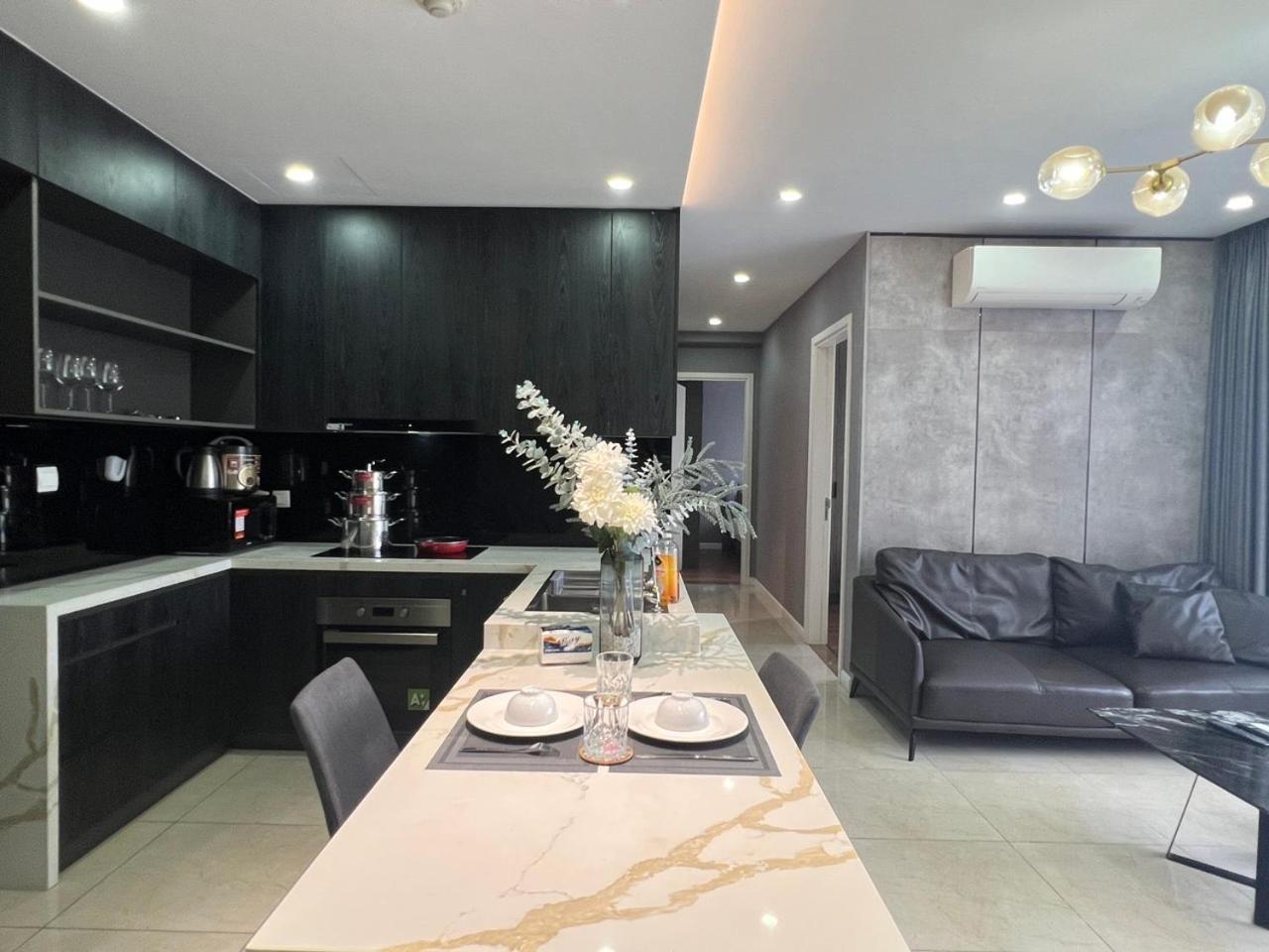 Lilyhome - Vinhomes D'Capitale Services Apartment Hanoi Kültér fotó