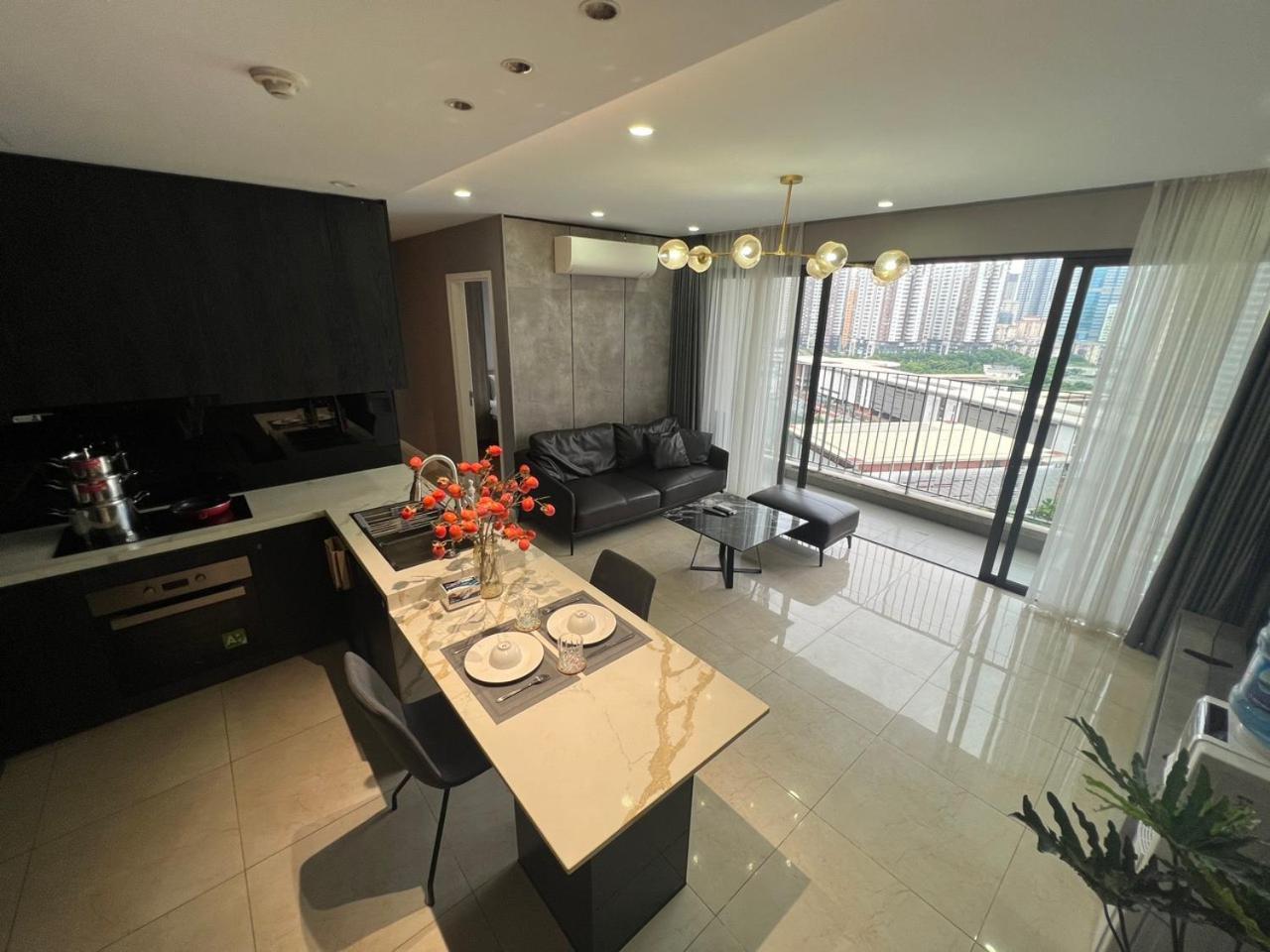 Lilyhome - Vinhomes D'Capitale Services Apartment Hanoi Kültér fotó